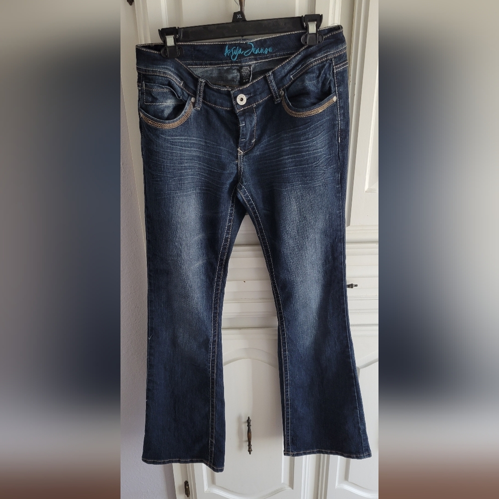 Ariya Jeans Super Low Rise Flare Bootcut Jeans 9/10
